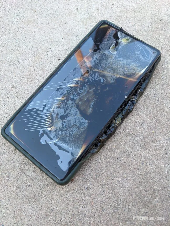 googlein uygun fiyatli telefonu sarj sirasinda eridi 2 qsyPJGlV